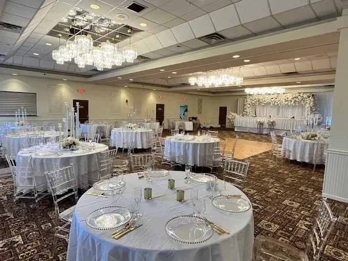 Ballroom & Wedding at Baymont​